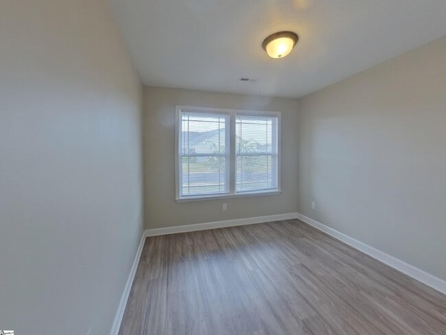 Building Photo - 114 Mistwood Ln