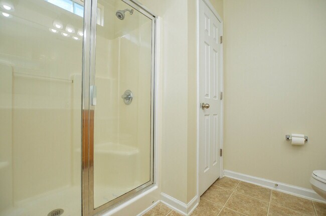 Building Photo - Legacy Park 3BR Home on 1 Acre with Loft, 3 Baths, and Summer-Ready Amenities  3 Bedrooms | 3 Bat...