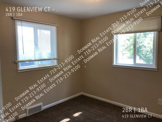Building Photo - 419 Glen View Ct