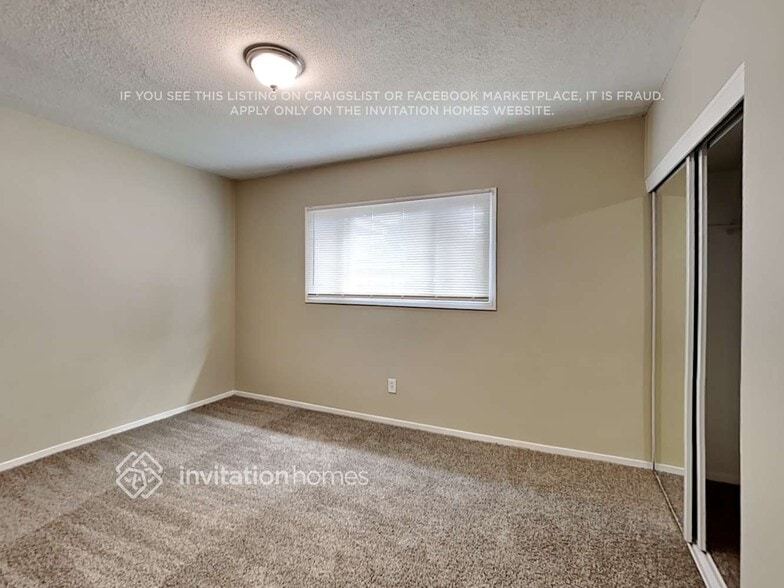 Building Photo - 490 Avignon Ct