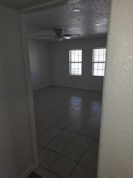Building Photo - 2422 Copper Ave