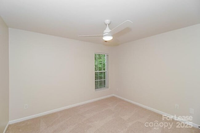 Building Photo - 10310 Blakeney Preserve Dr