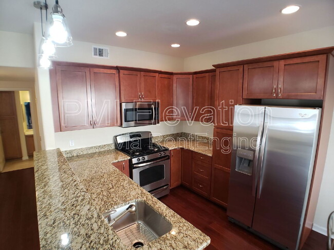 Building Photo - 8425 Pebble Creek Way