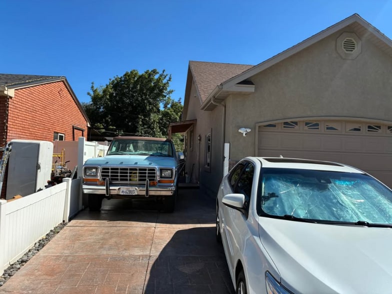 Building Photo - 520 E 600 S