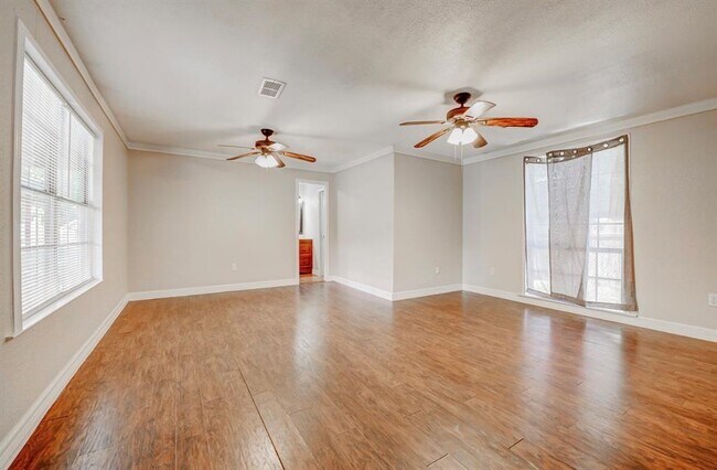Building Photo - 11787 Stonehedge Dr