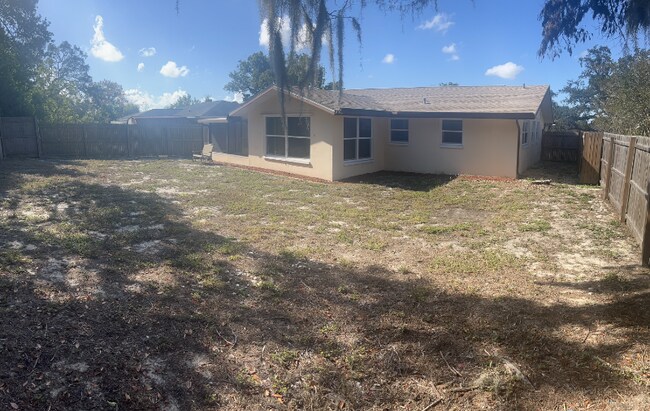 Building Photo - 10702 Laburnum Dr