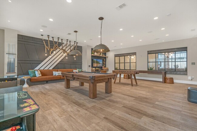 Building Photo - 1223 E Plant St