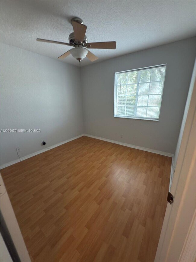 Building Photo - 1105 SW 44th Way