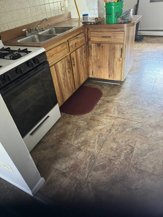 Building Photo - 14737 Kilpatrick Ave