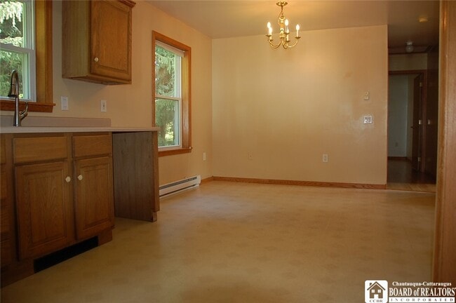 Building Photo - 2656 1/2 Horton Rd