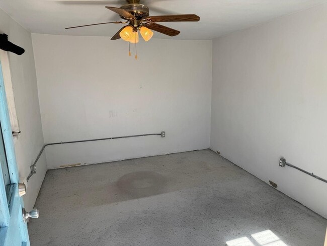 Building Photo - 630 Bryn Mawr Dr NE