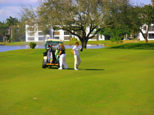 Building Photo - 9111 SW 20th St