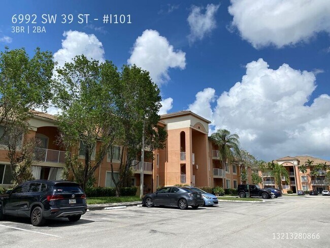 Building Photo - 6992 SW 39th St