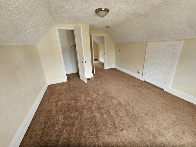 Building Photo - 876 E 149th St