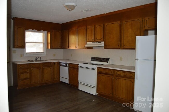 Building Photo - 309 Vance St