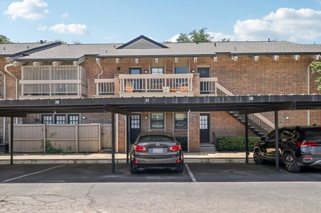 Building Photo - 10754 Villager Rd