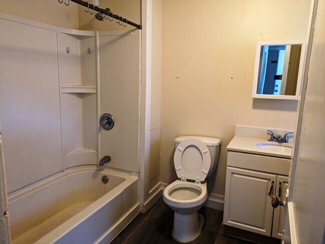 Building Photo - 199 Wilson St