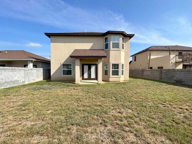 Building Photo - 218 John Irving Dr