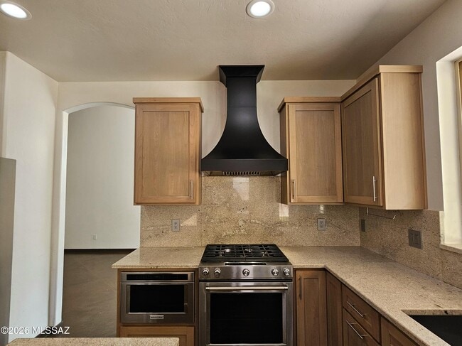 Building Photo - 4389 N Sunset Cliff Dr