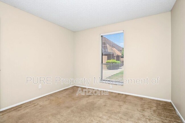 Building Photo - 1224 E Evergreen St