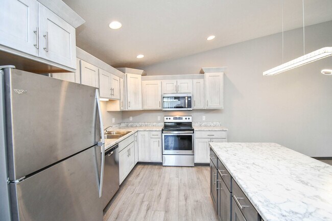 Building Photo - 3616 S Outfield Cir