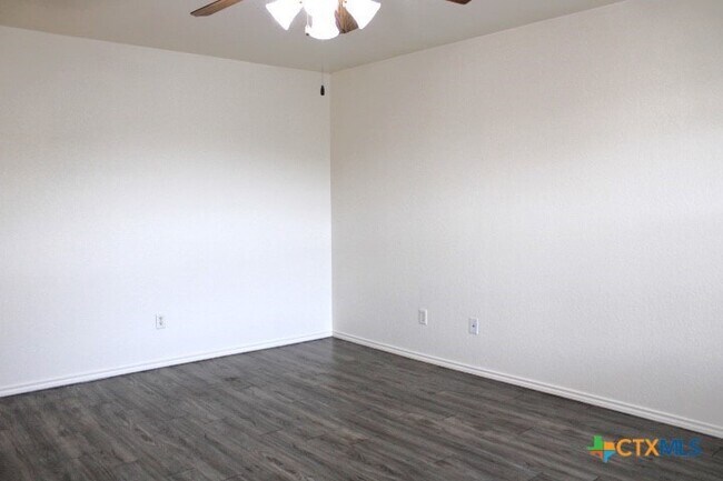 Building Photo - 5402 Lauren Lea Dr