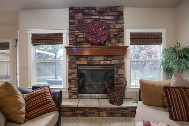 Building Photo - 1636 E Fireside Dr