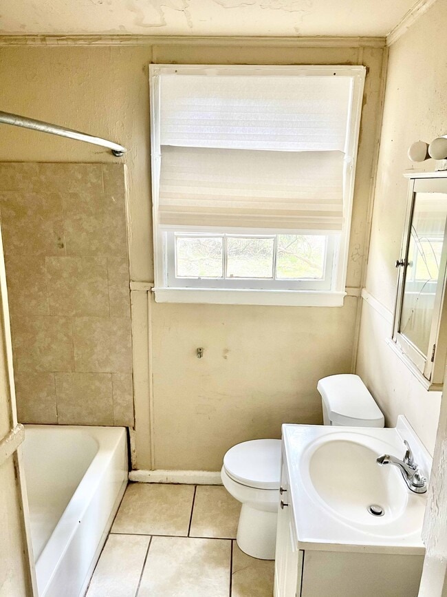 Building Photo - 3322 Greenwell St