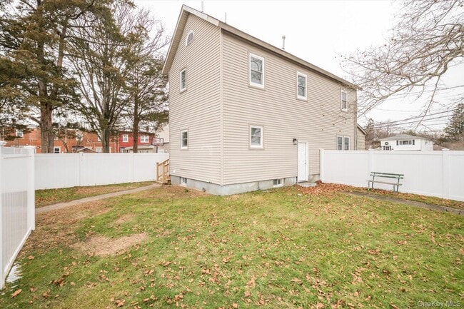 Building Photo - 38 S Front St