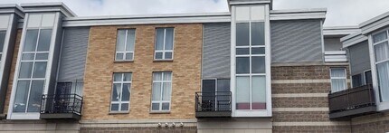 Building Photo - 2121 S Kinnickinnic Ave