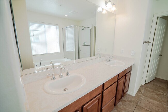 Building Photo - West Creek 3 Bedroom Rental Home in Valencia.