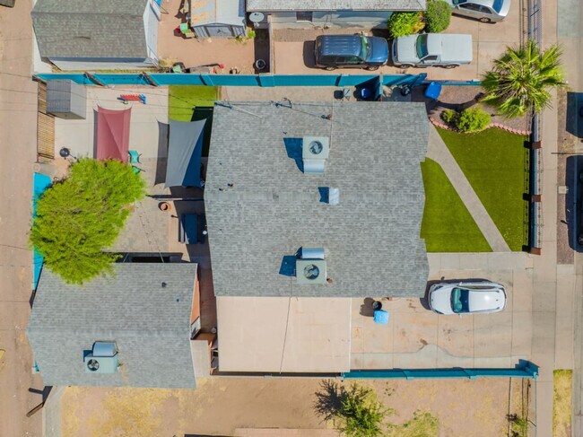 Building Photo - 320 N 13th Pl