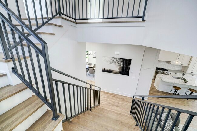 Building Photo - 4715 McKinney St