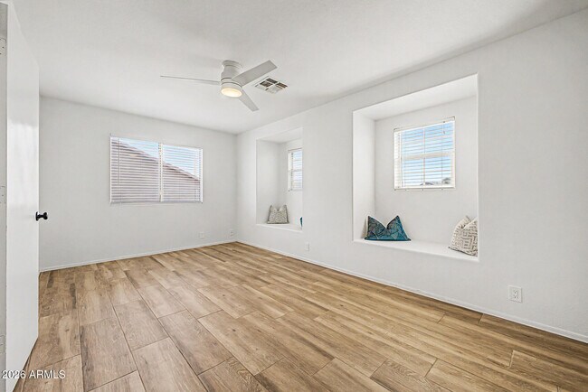 Building Photo - 414 N Hudson Pl