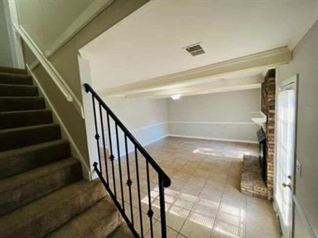 Building Photo - Stunning 5-Bedroom Home in Bartlett - Spacious, Elegant & Move-In Ready!