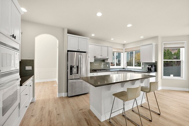 Building Photo - Immaculate 4-Bed Federal Way Home | Smart Tech, Tesla Charger, & Near JBLM!