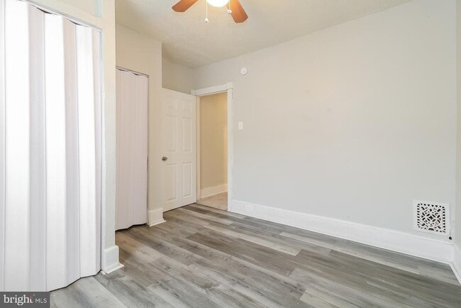 Building Photo - 5858 Walton Ave