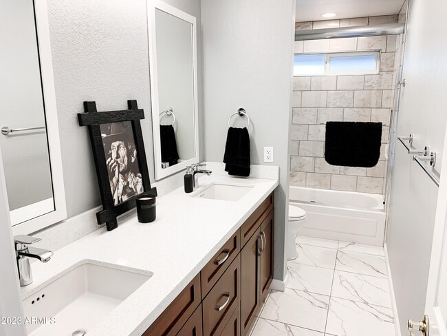 Building Photo - 9067 E Larkspur Dr