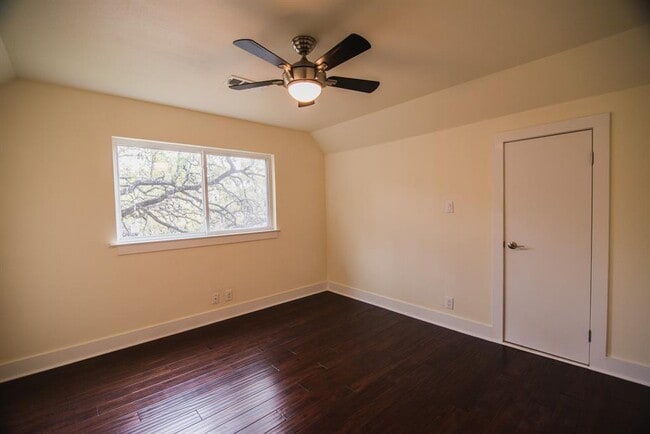 Building Photo - 2901 Gem Cir