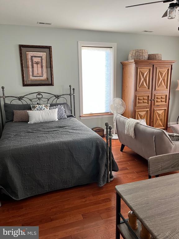 Building Photo - 23930 Brickhouse Farm Ln