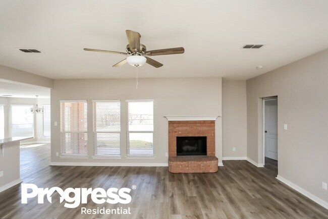 Building Photo - 6918 Meadow Bend Dr