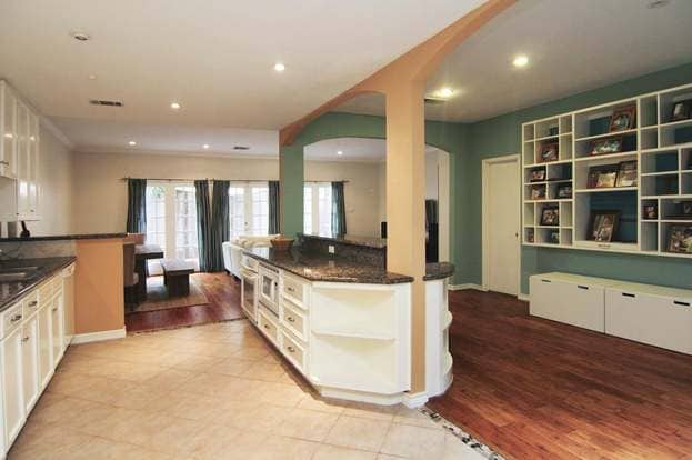 Building Photo - 225 Asbury-