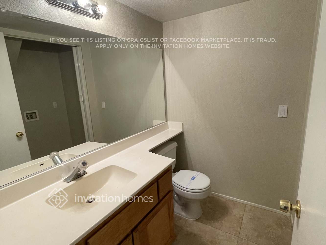 Building Photo - 3704 Pinehill Way