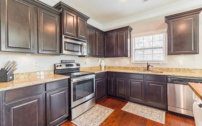 Building Photo - Stunning 3 Bedroom, 2.5 Bathroom- Concord Park in Cayce! Available July 2026!