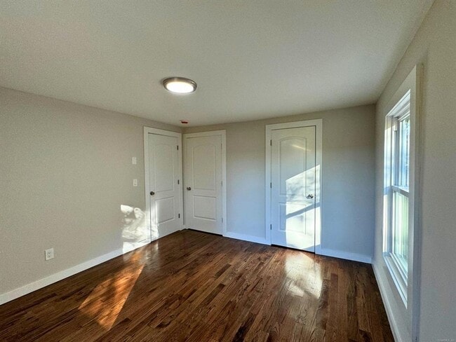 Building Photo - Single Family House in Derby- 3 Bed 2 bath