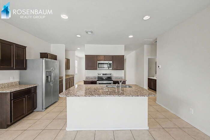 Building Photo - 41917 W Manderas Ln