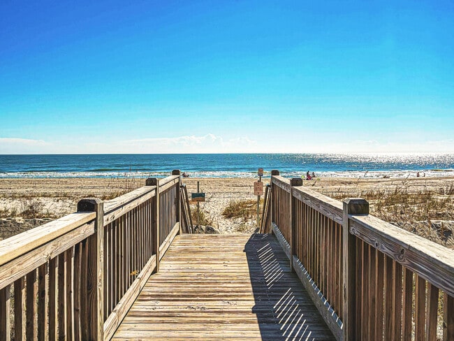 Building Photo - 400 20th Ave N