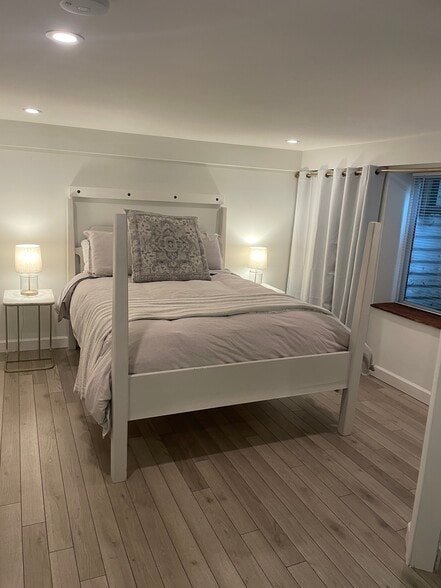 Building Photo - 402 N Cleveland St