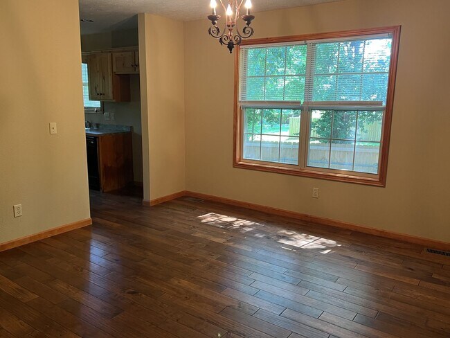 Building Photo - ***PRICE ADJUSTMENT - MOVE IN SPECIAL***