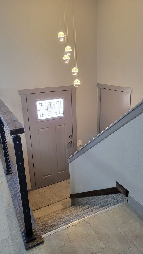 Building Photo - 4 Bedroom, 1.75 Bathroom - Freshly Updated! Available Now!